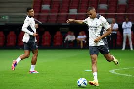 人们再次感 人们再次感