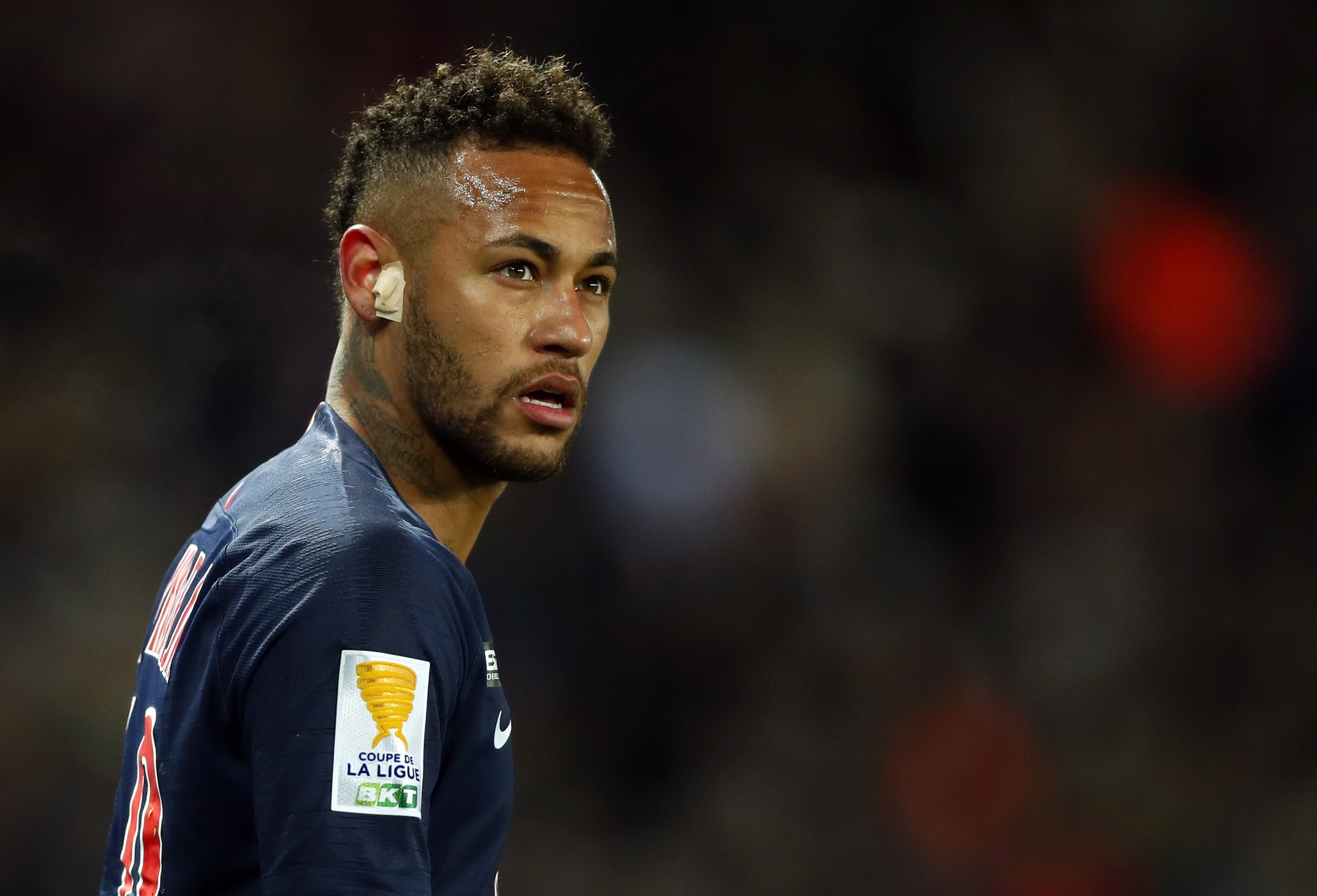 控球背后的 控球背后的