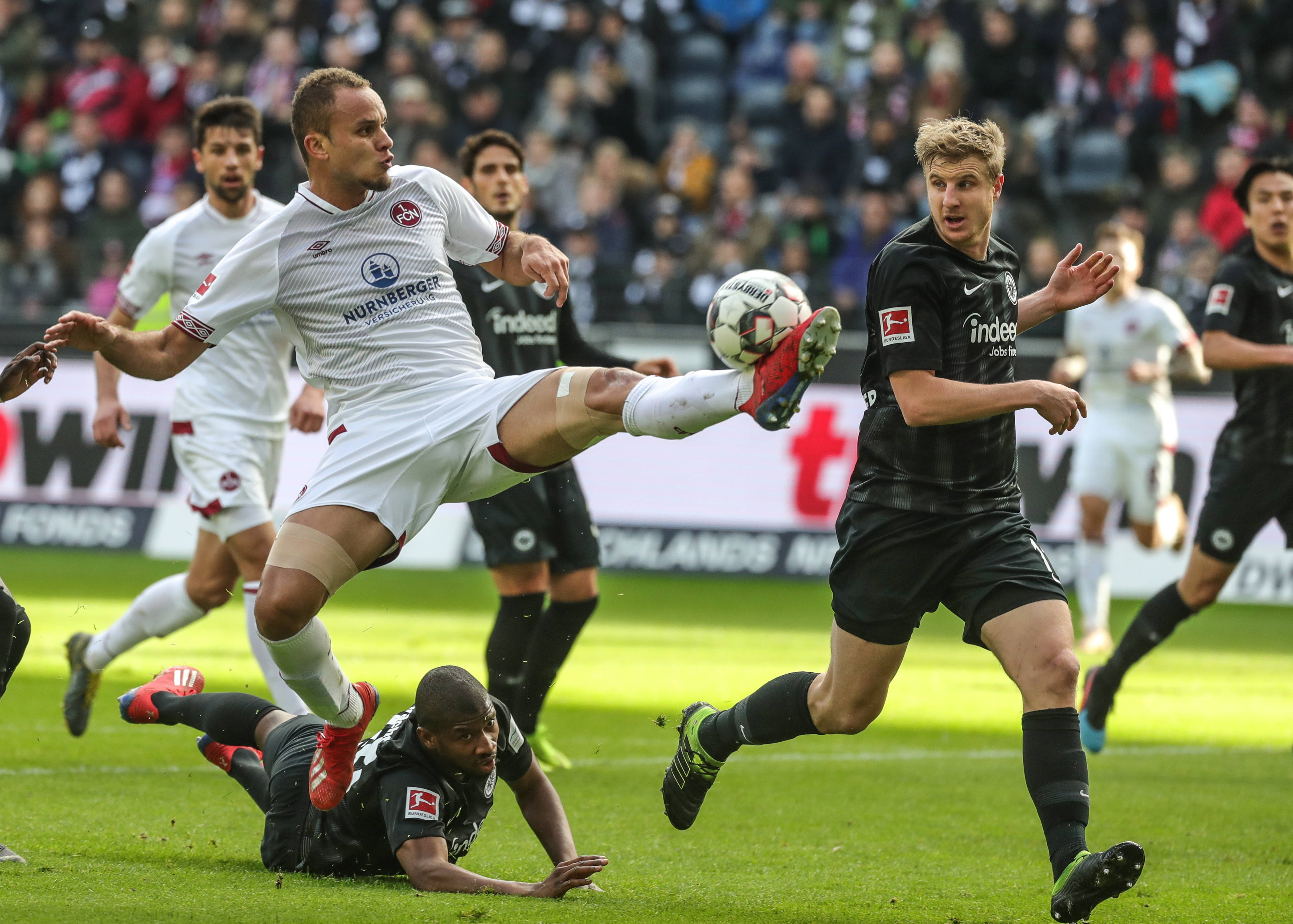 势击败劲敌 势击败劲敌