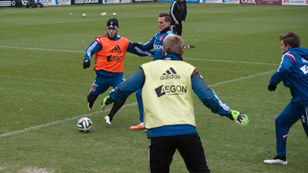 迅速建立两 迅速建立两